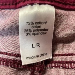 Cute maroon Maurices pants.